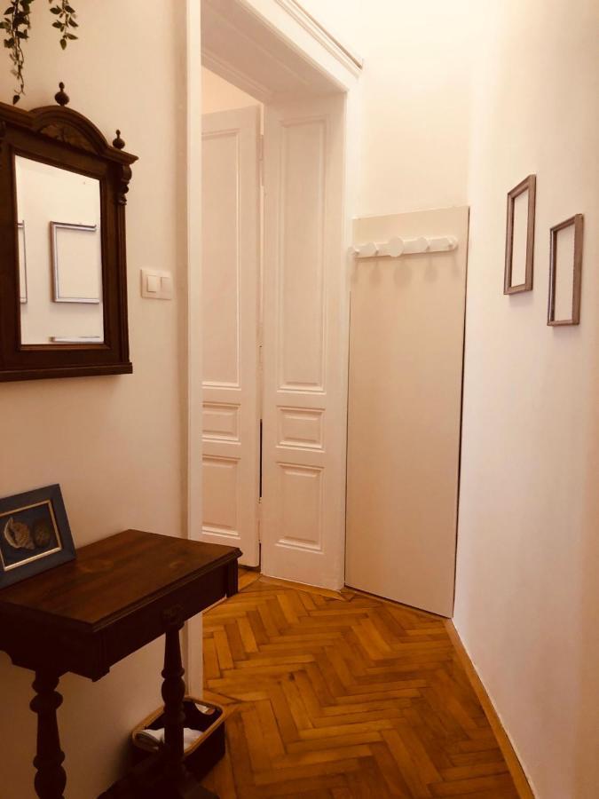 Room 44 Ossero Esterno foto
